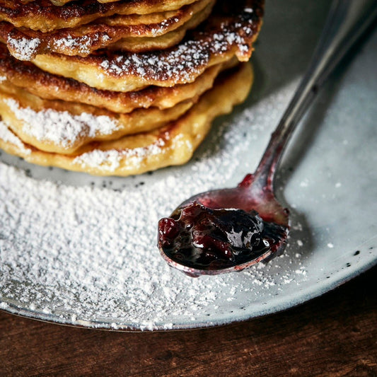 Jam with berries and mulled wine