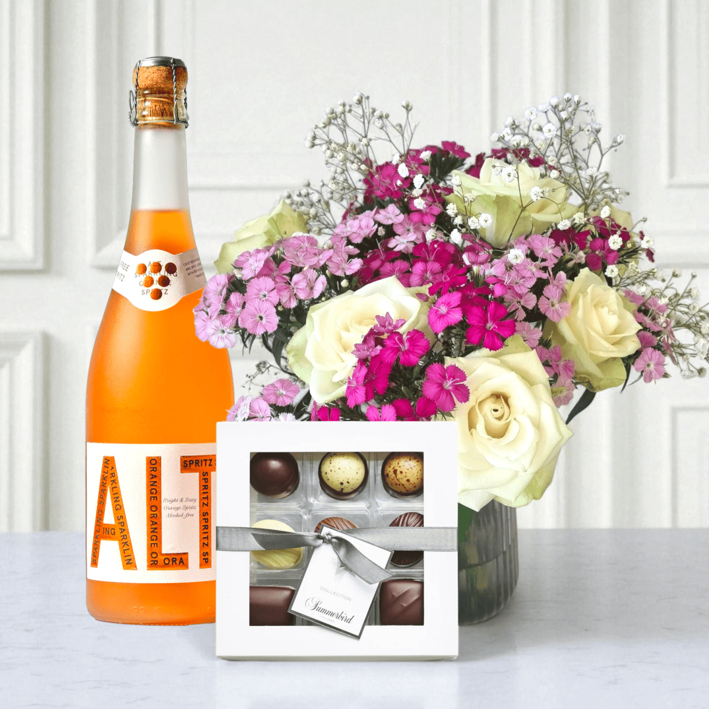 Seasonal bouquet + bubbles and chocolates (Oslo & surrounding)