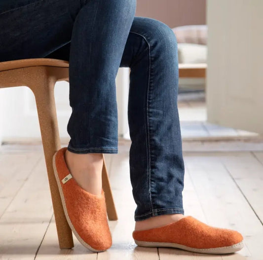 100% håndlagede tøfler i ekte ull og skinn