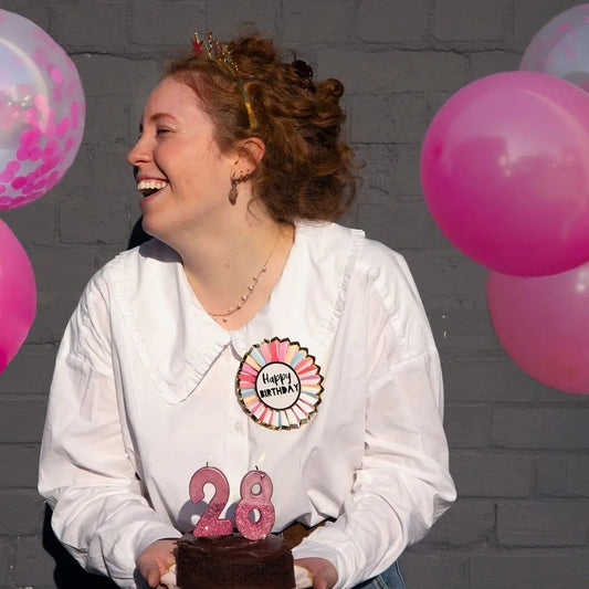 Bursdagsnål - Happy Birthday