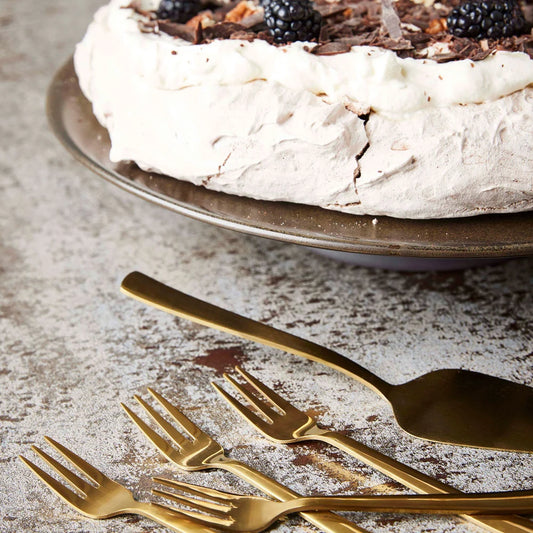 Kake serveringssett i gull