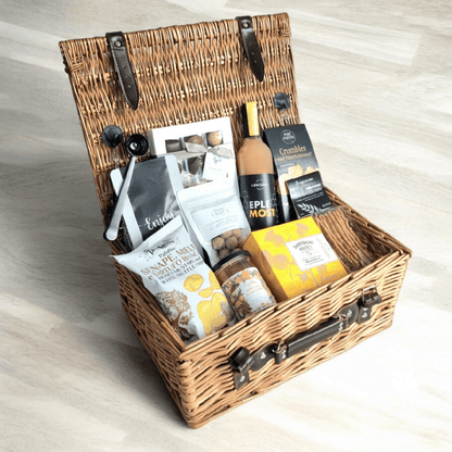 Gift basket with seasonal products