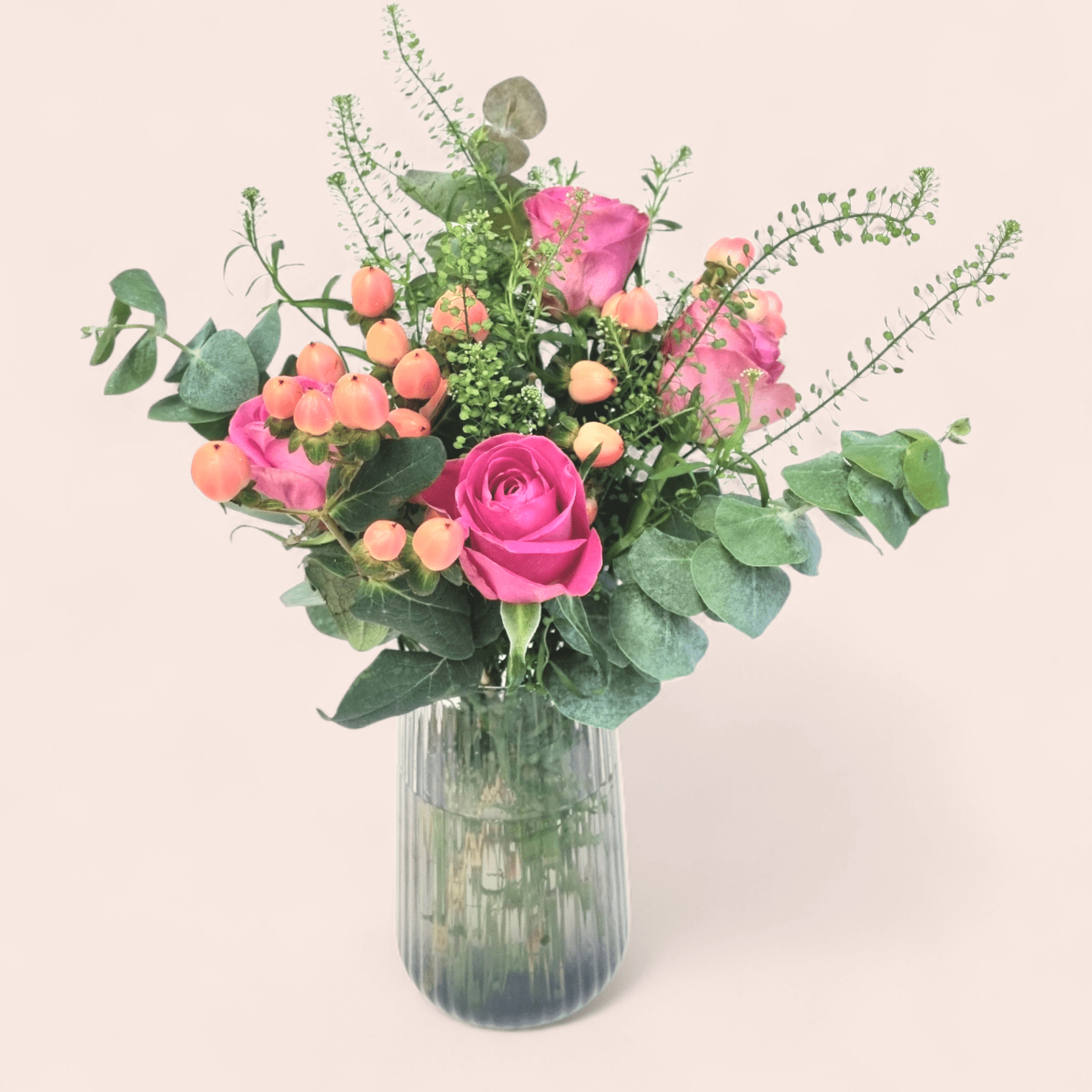 Sesongsbukett + bamse + konfekt (store byer)