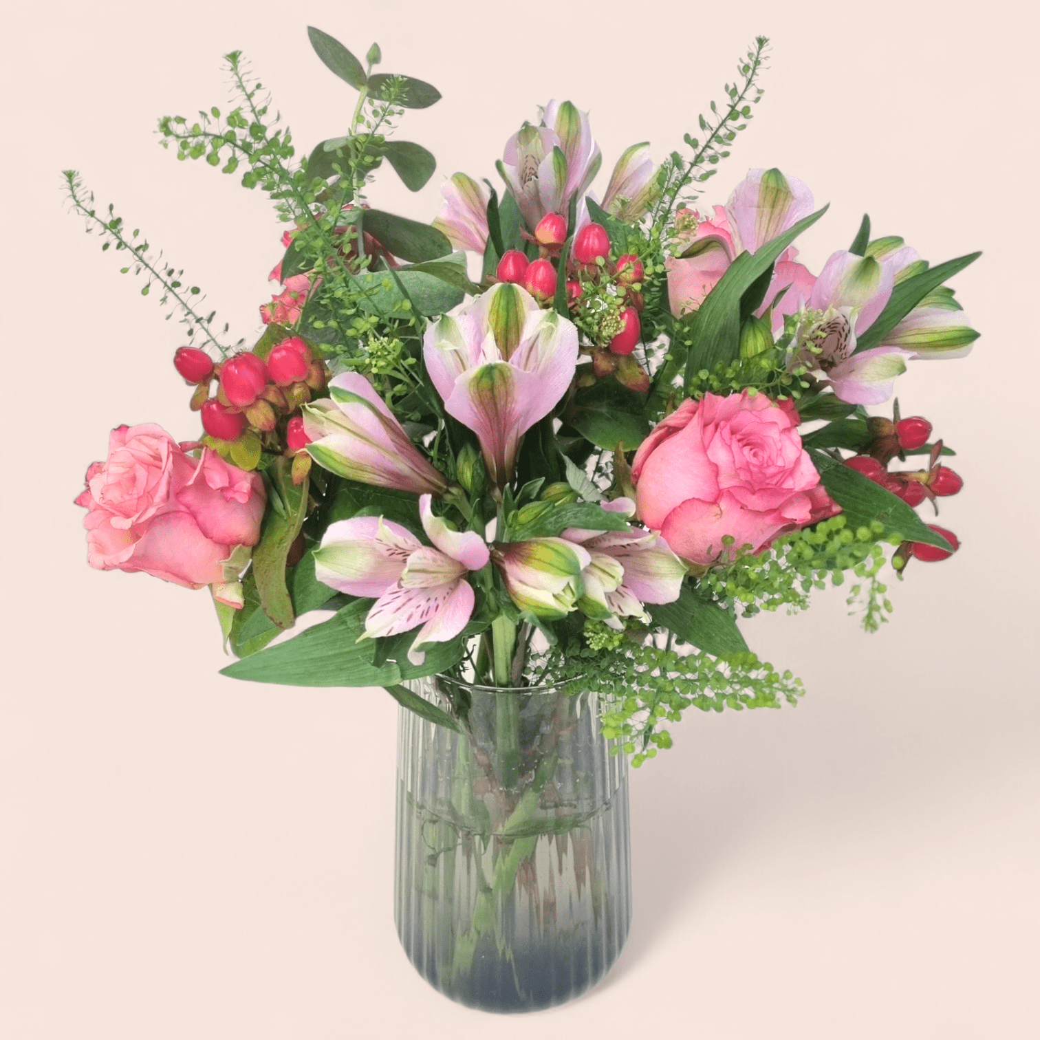 Sesongsbukett + bamse + sjokolade(store byer)