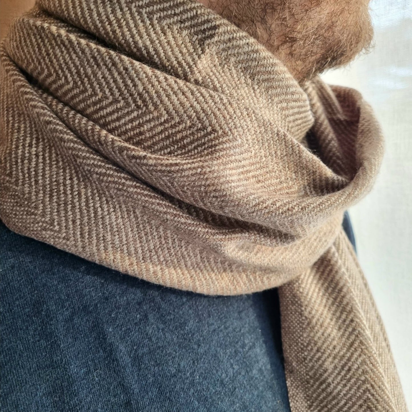 100% 羊毛超柔软围巾 - 锯齿形/棕色