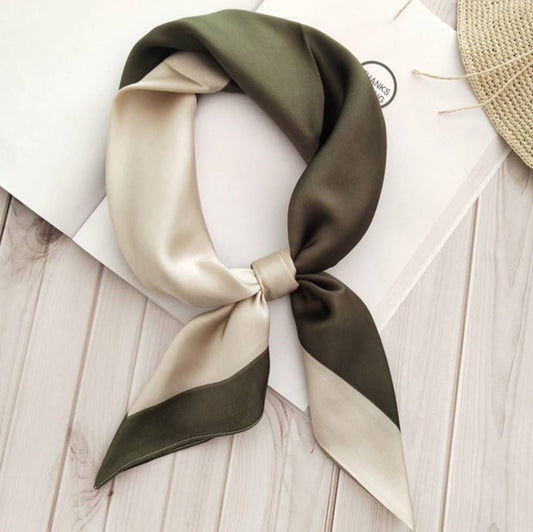 Silk scarf - green/cream